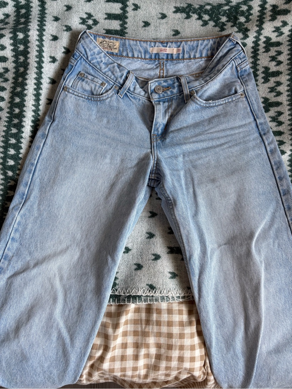 Levi’s Low Loose Light Wash Straight Jeans